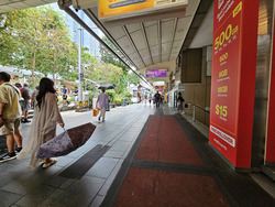 Lucky Plaza (D9), Retail #621783831